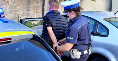Nietrzeźwy kierowca i poszukiwany pasażer zatrzymani na placu Kościuszki