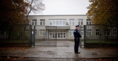 Policja prowadzi wzmożone działania przy szkołach